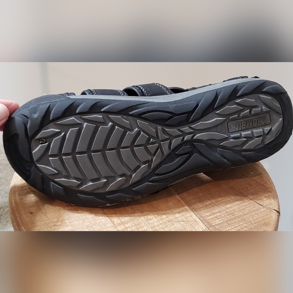 Khombu men's closed toe all terrain sandal size 11M, used - Picture 8 of 9